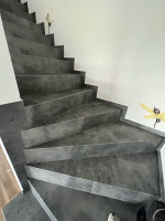  Vinylové schody s dekorem kamene Bukoma Beton kámen šedý Otice u Opavy